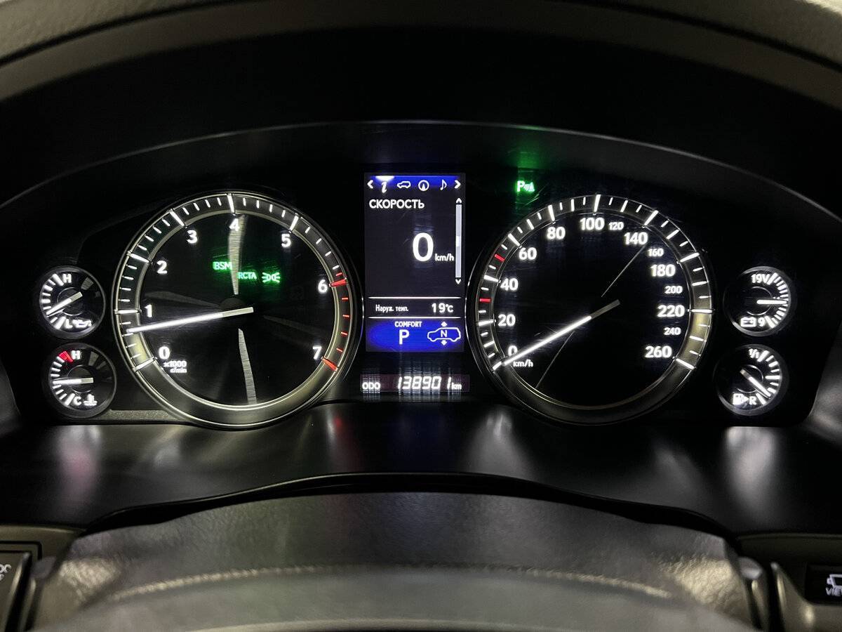 Lexus LX с пробегом — 2017 год. Фото: #12