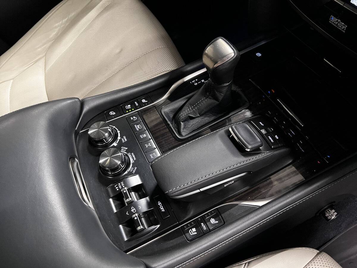 Lexus LX с пробегом — 2017 год. Фото: #21