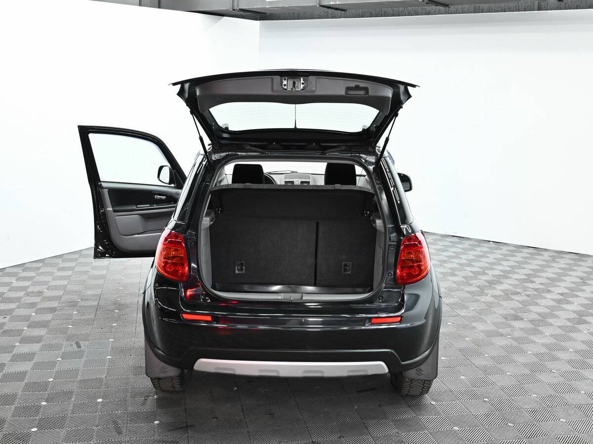 Suzuki SX4 с пробегом — 2011 год. Фото: #4