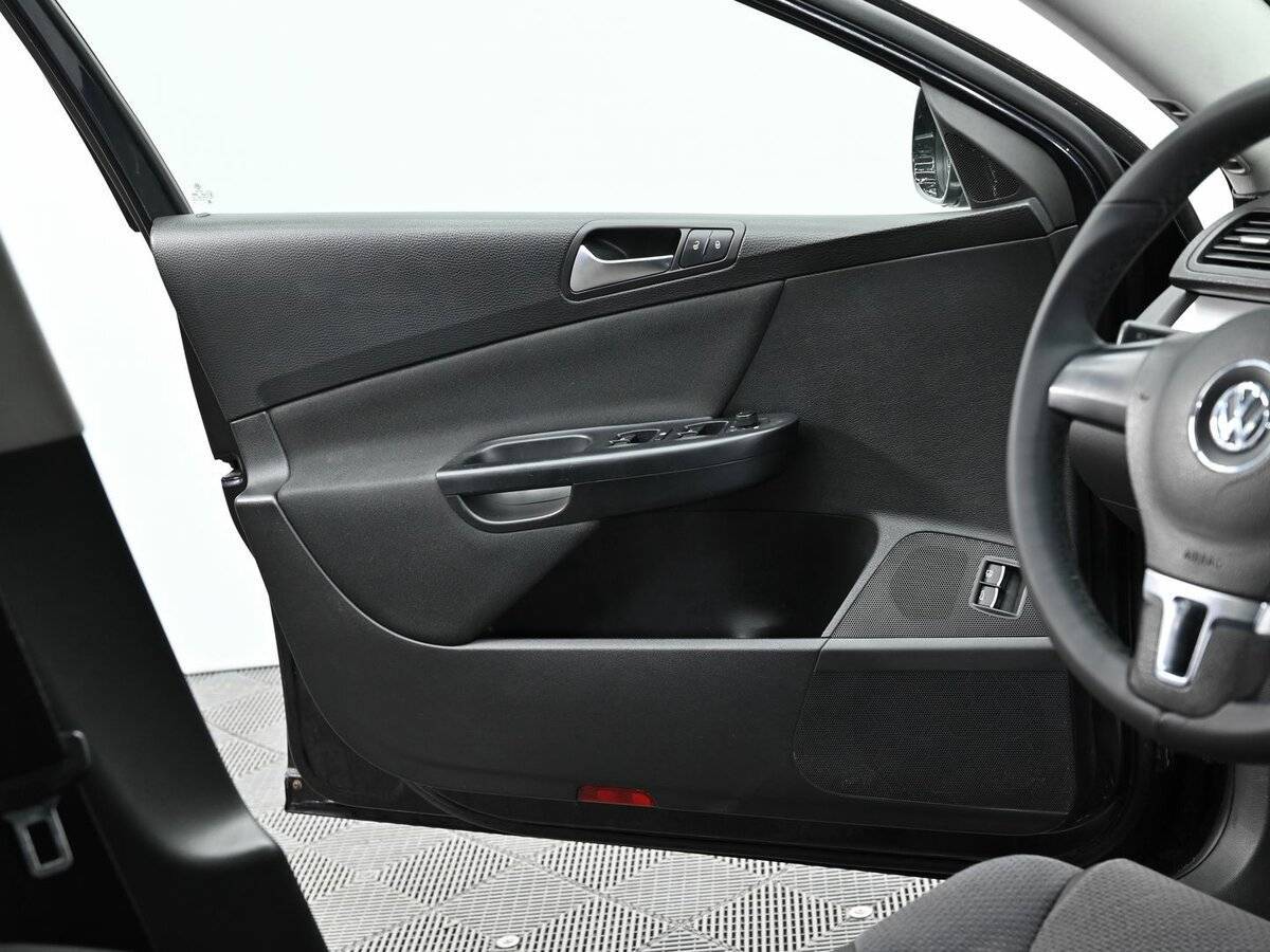 Volkswagen Passat с пробегом — 2010 год. Фото: #5