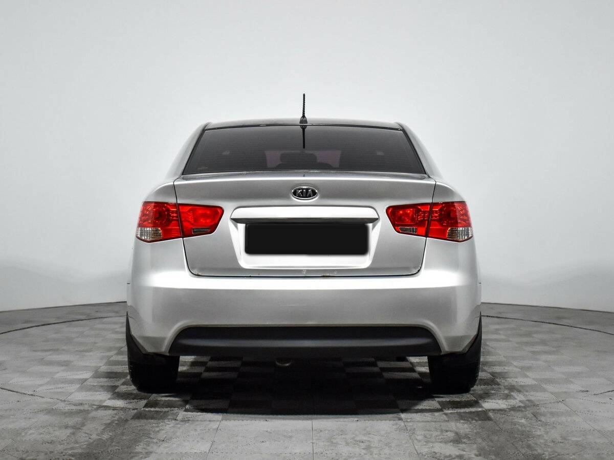 Kia Cerato с пробегом — 2010 год. Фото: #5