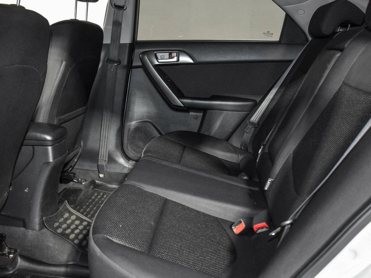 Kia Cerato с пробегом — 2010 год. Фото: #10