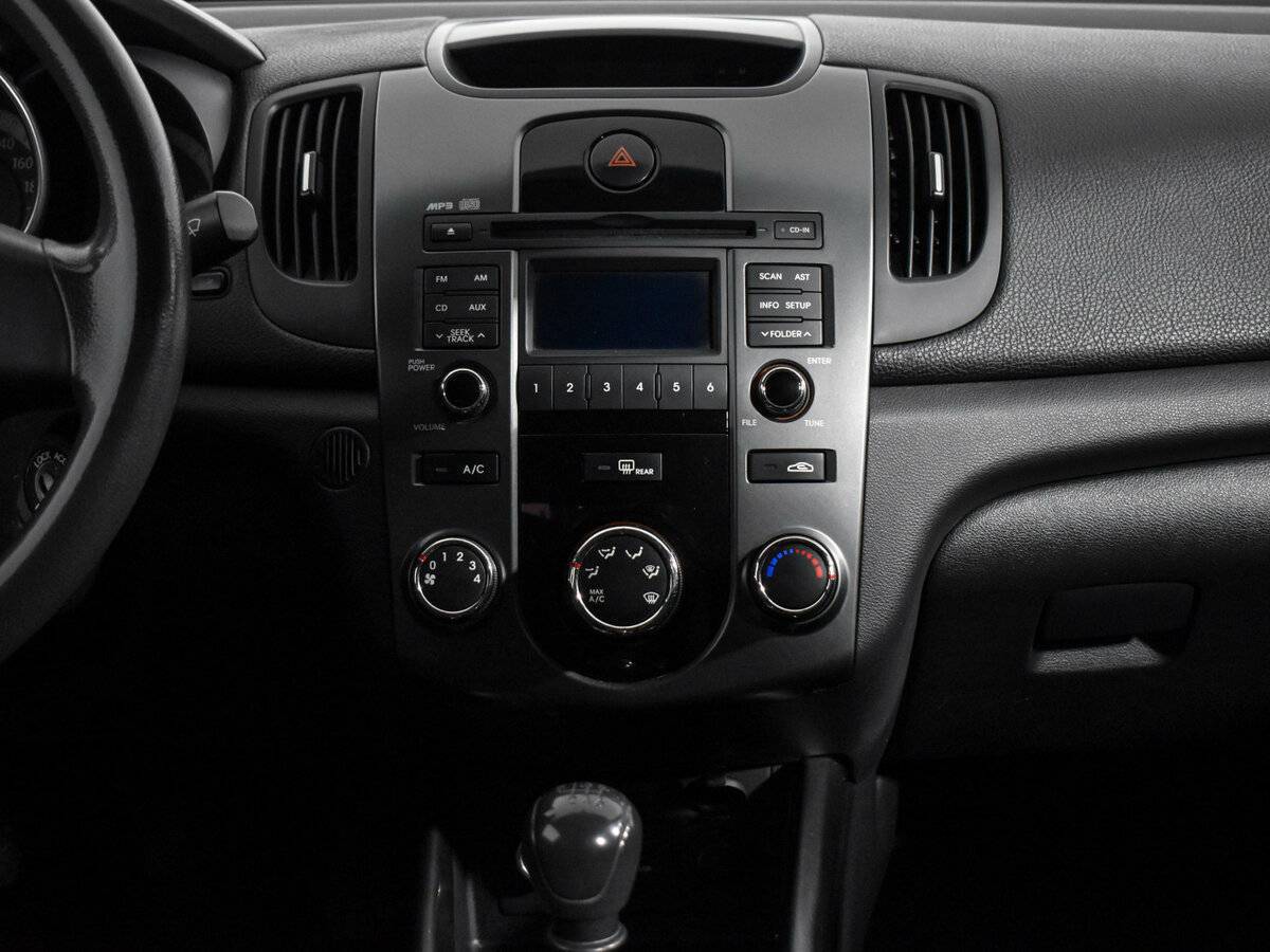 Kia Cerato с пробегом — 2010 год. Фото: #13