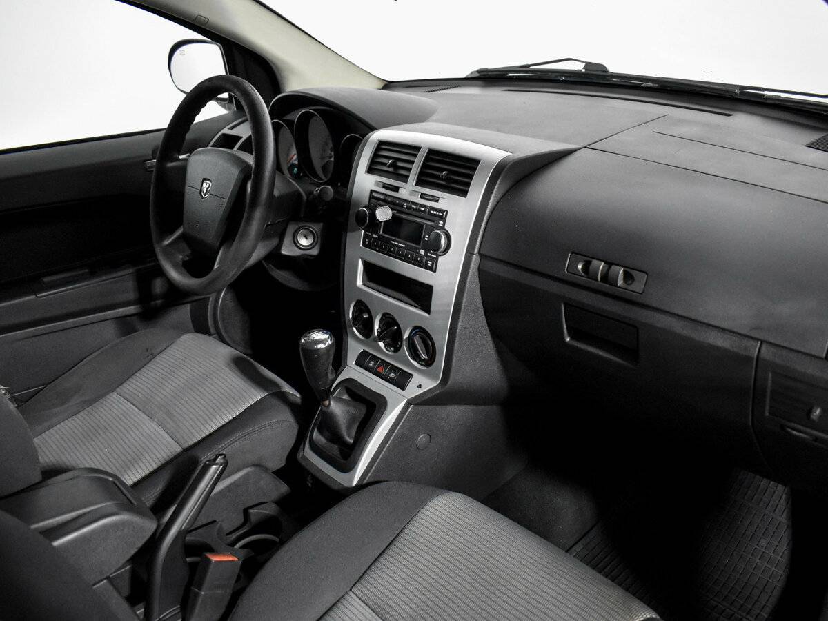 Dodge Caliber с пробегом — 2007 год. Фото: #11