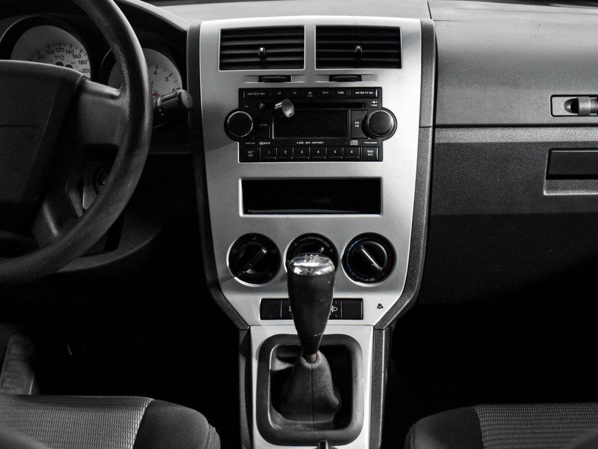 Dodge Caliber с пробегом — 2007 год. Фото: #12