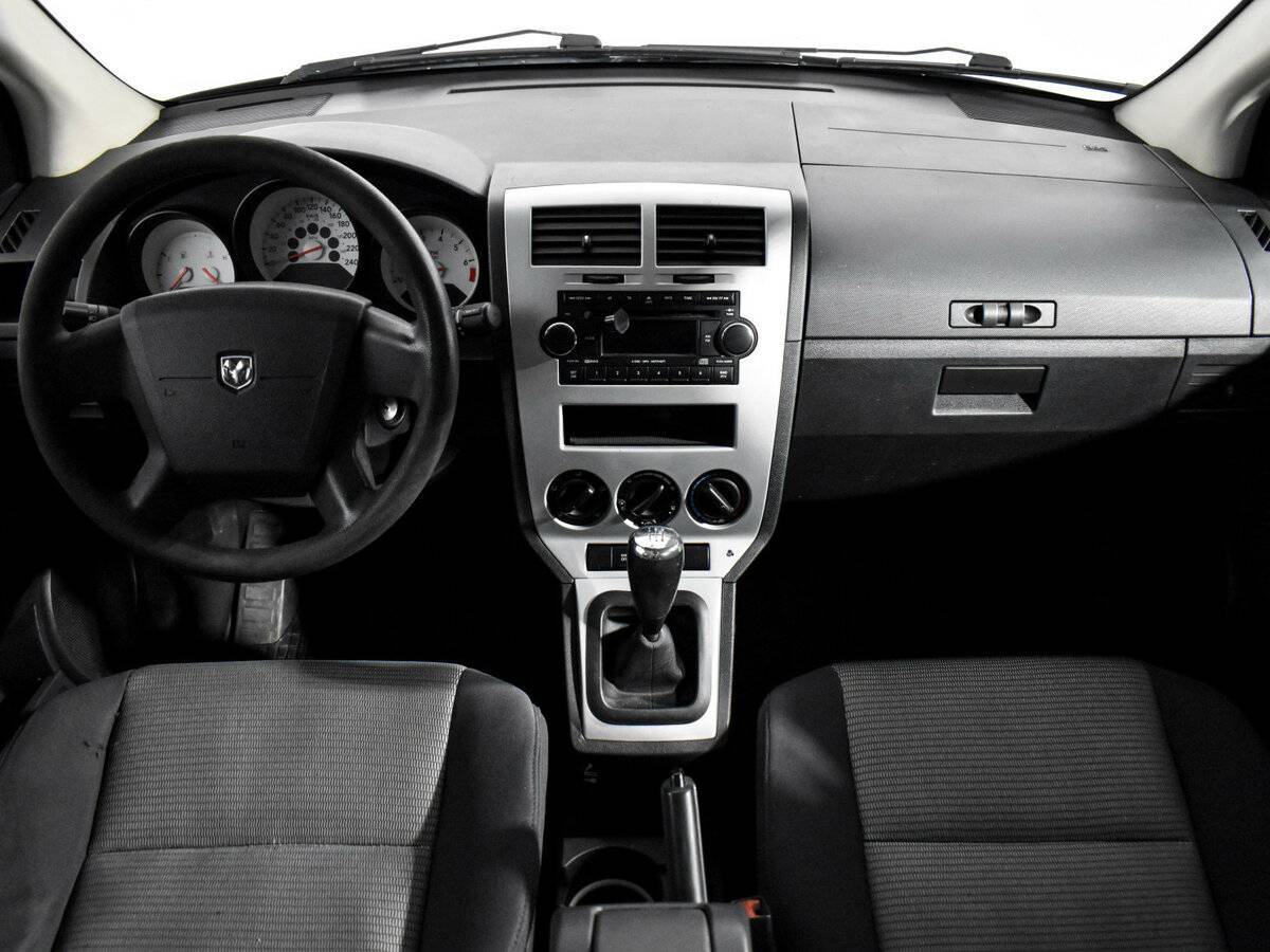 Dodge Caliber с пробегом — 2007 год. Фото: #13