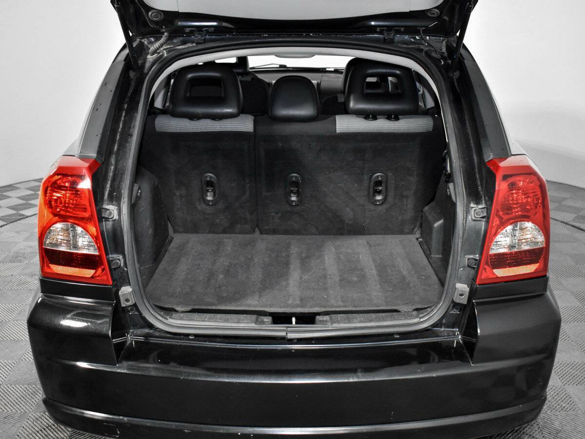 Dodge Caliber с пробегом — 2007 год. Фото: #17