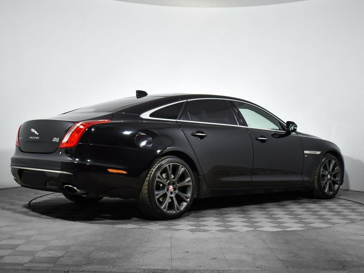 Jaguar XJ с пробегом — 2016 год. Фото: #4