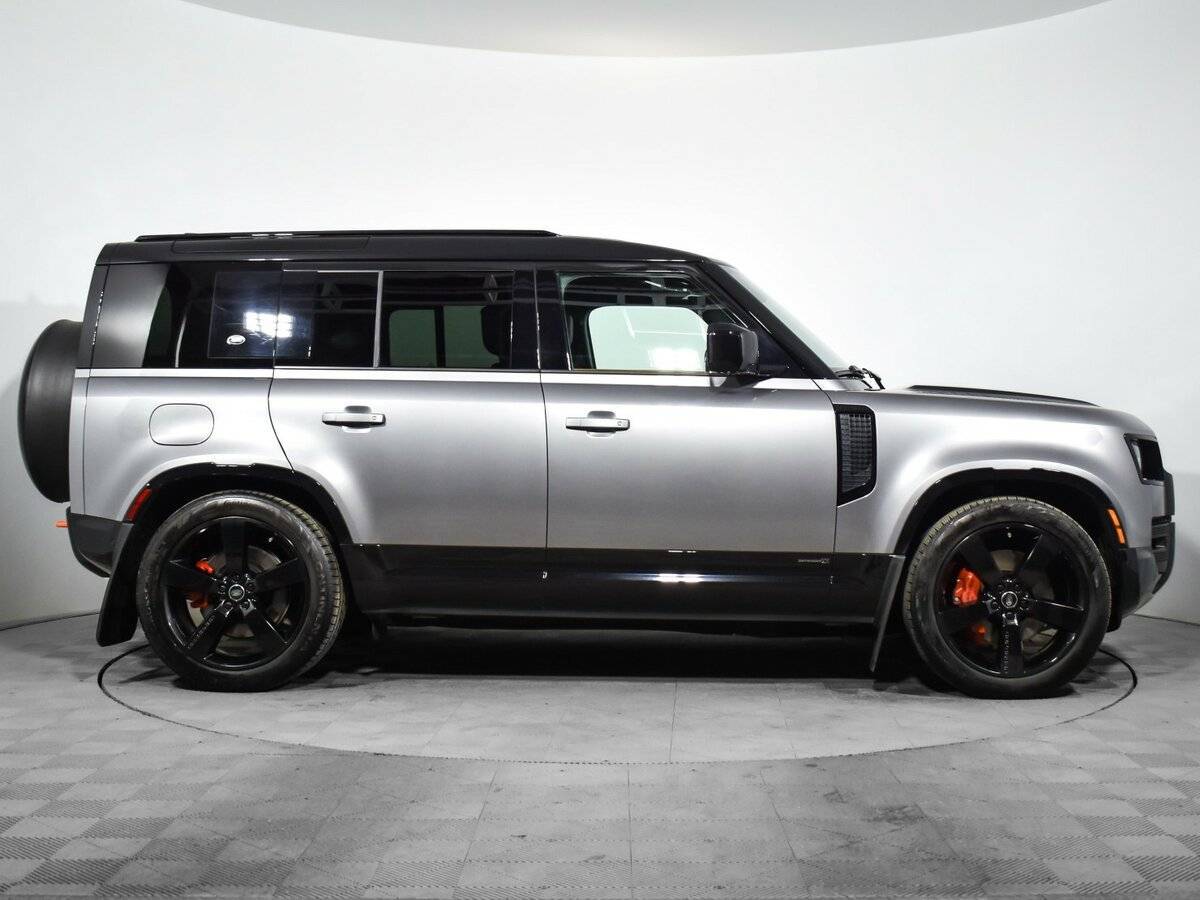 Land Rover Defender с пробегом — 2023 год. Фото: #3