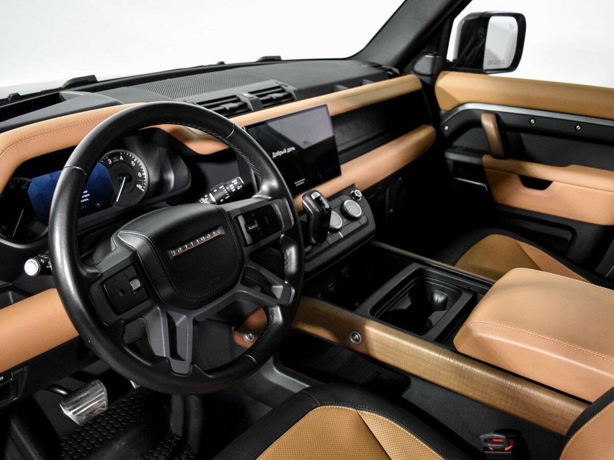 Land Rover Defender с пробегом — 2023 год. Фото: #8