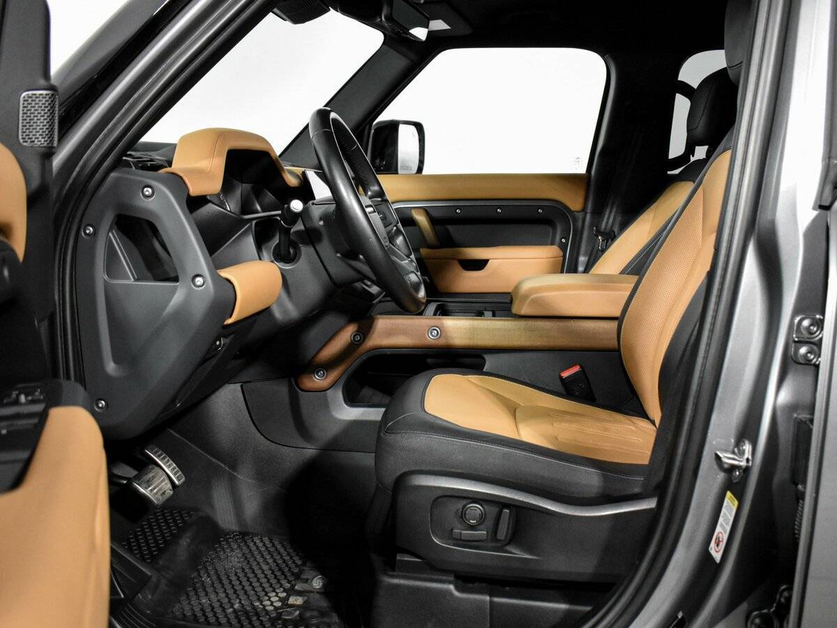 Land Rover Defender с пробегом — 2023 год. Фото: #9