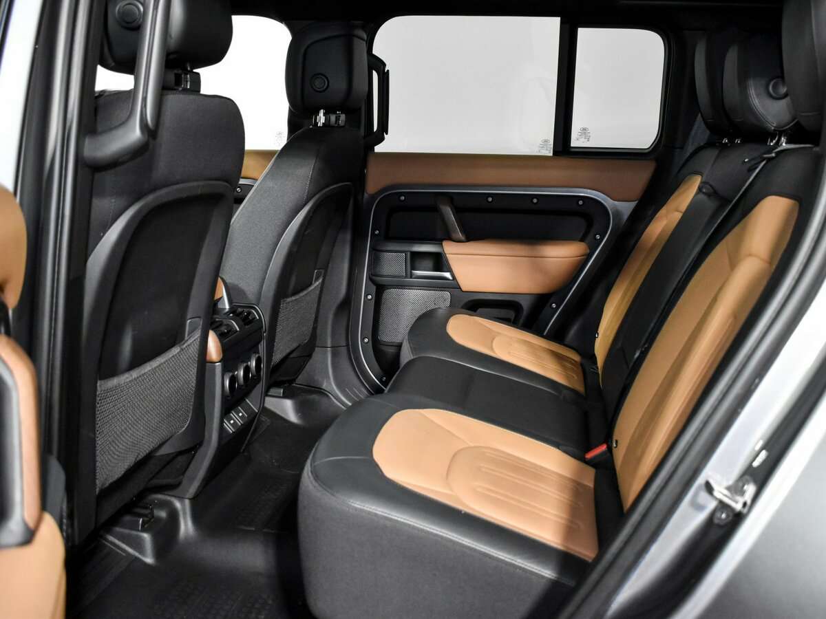 Land Rover Defender с пробегом — 2023 год. Фото: #10