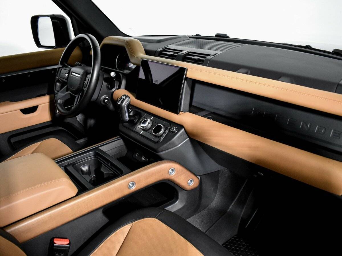 Land Rover Defender с пробегом — 2023 год. Фото: #11