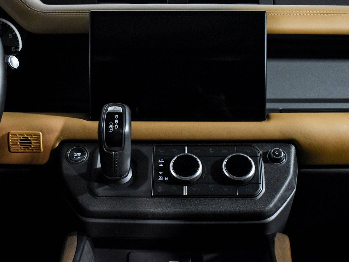 Land Rover Defender с пробегом — 2023 год. Фото: #12