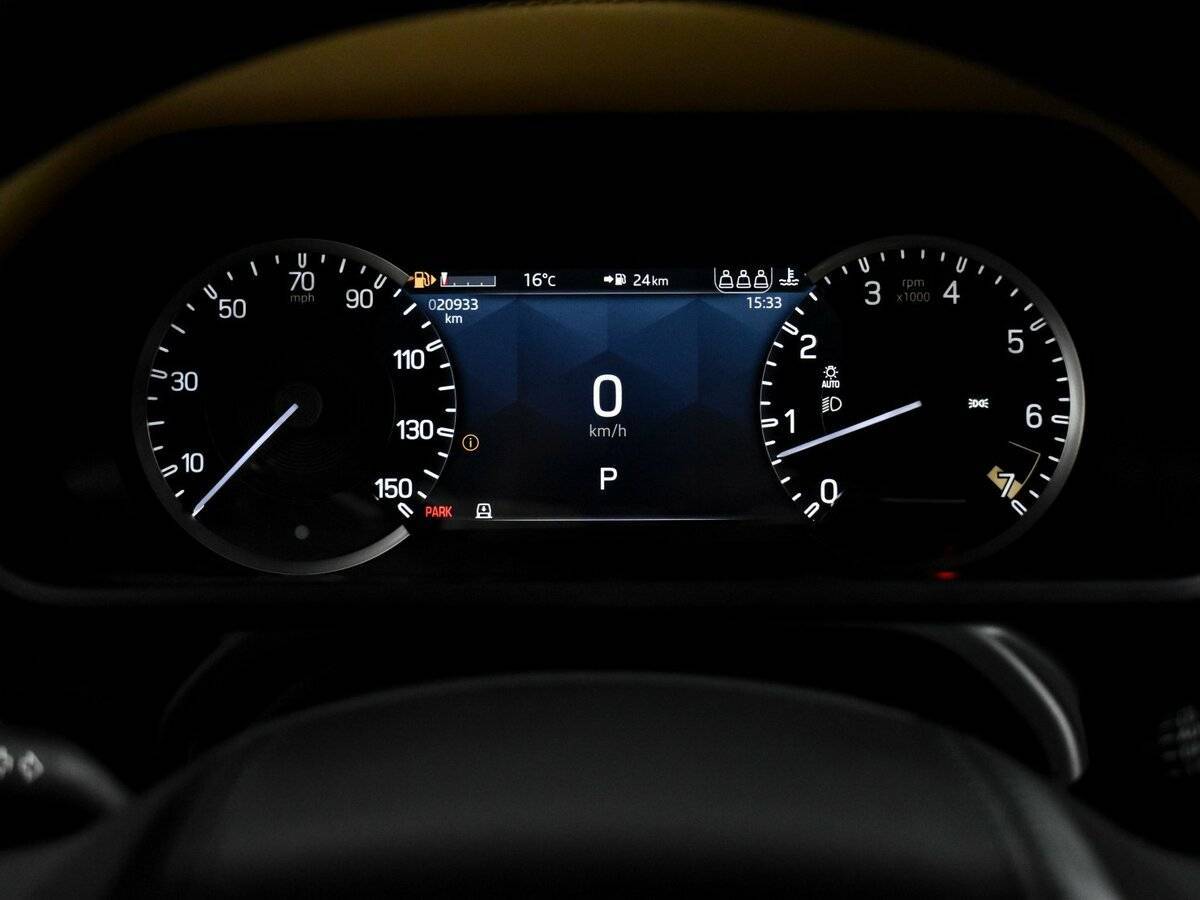 Land Rover Defender с пробегом — 2023 год. Фото: #18