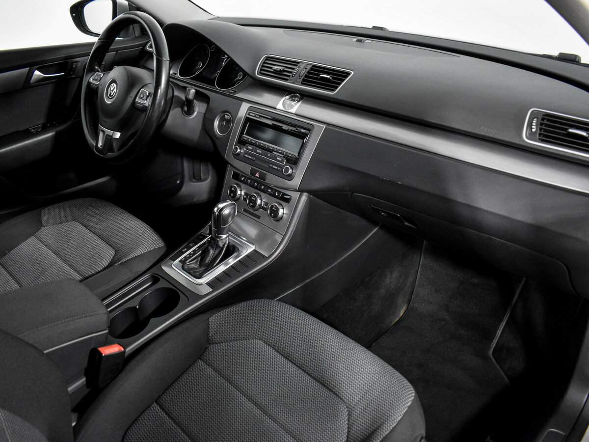 Volkswagen Passat с пробегом — 2012 год. Фото: #18