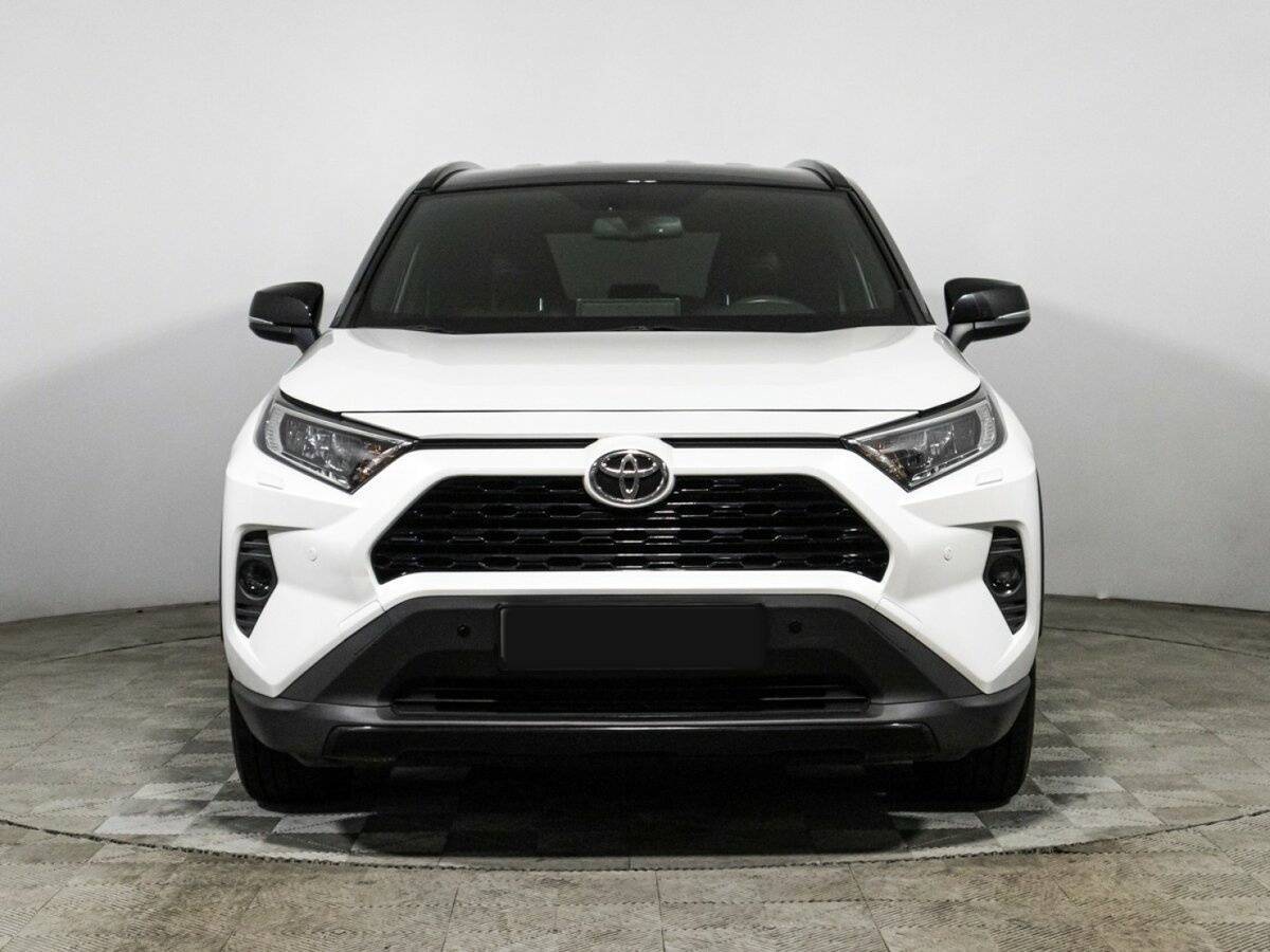 Toyota RAV4 с пробегом — 2020 год. Фото: #1