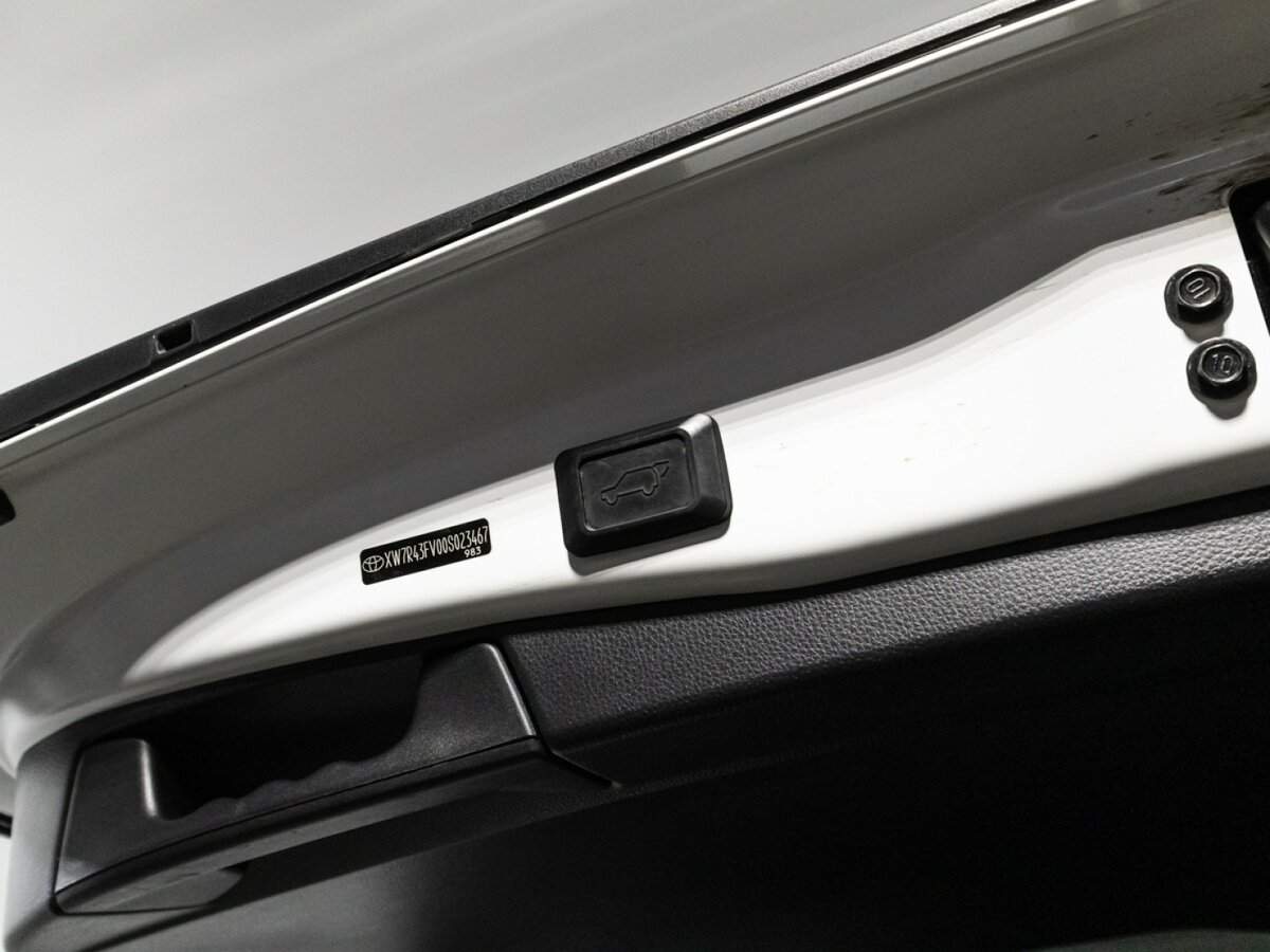 Toyota RAV4 с пробегом — 2020 год. Фото: #15