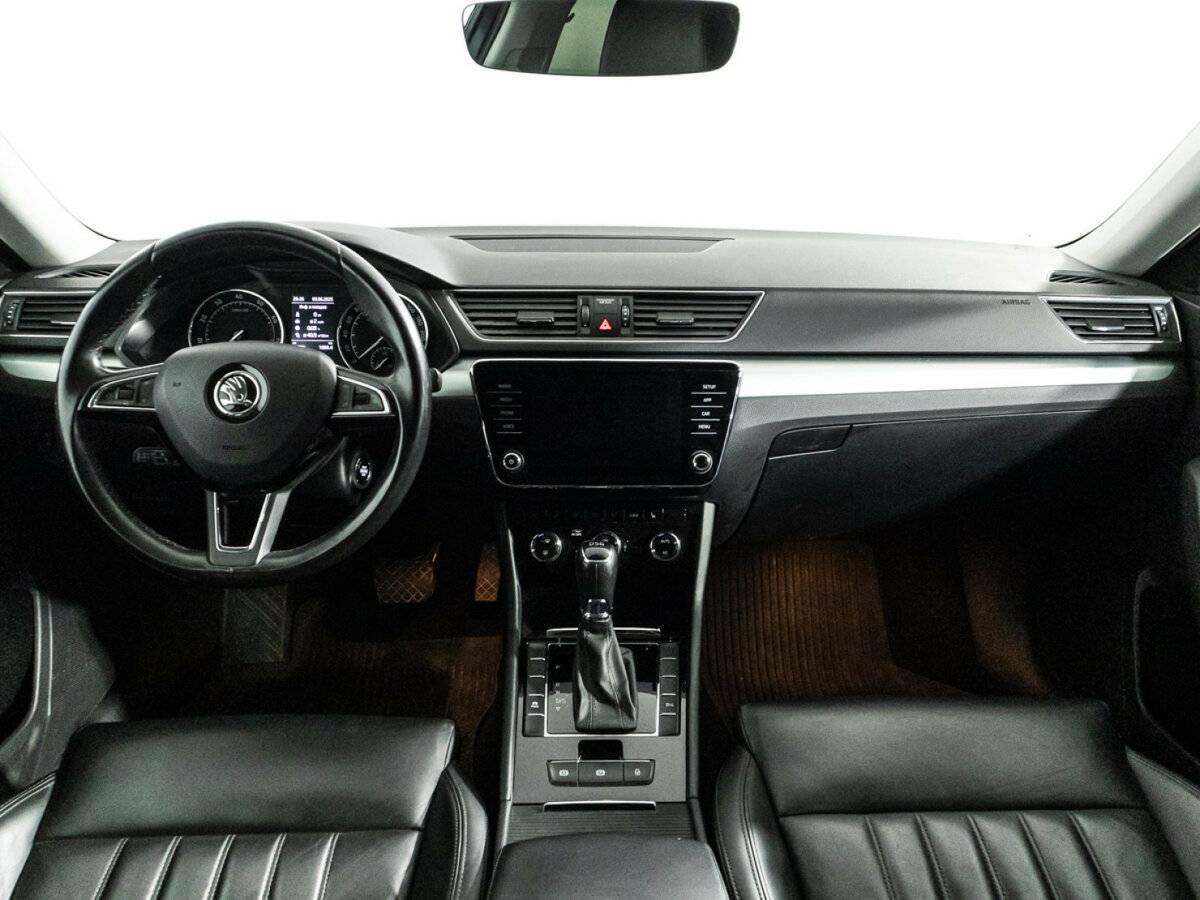 Skoda Superb с пробегом — 2018 год. Фото: #12