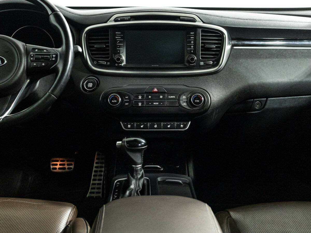 Kia Sorento с пробегом — 2017 год. Фото: #13