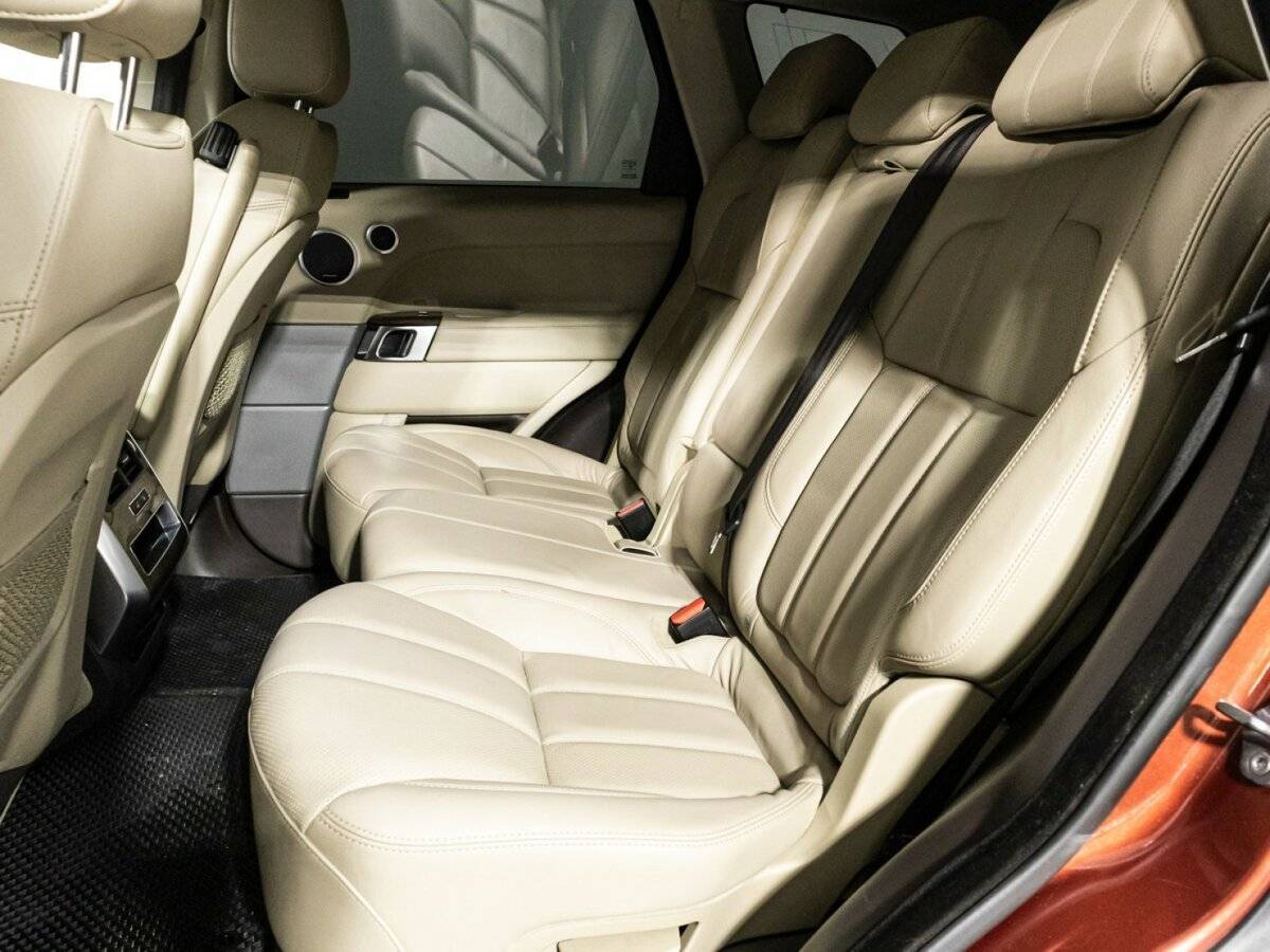 Land Rover Range Rover Sport с пробегом — 2014 год. Фото: #9