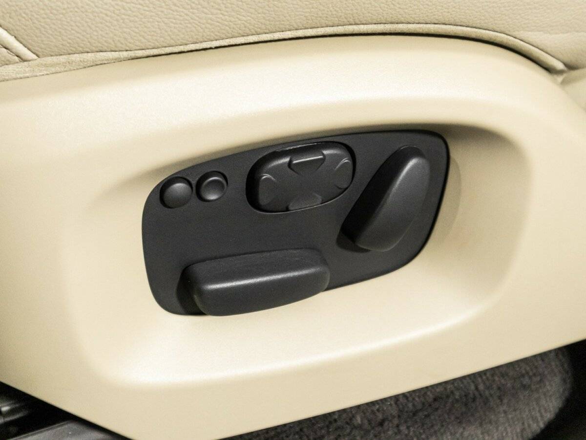 Land Rover Range Rover Sport с пробегом — 2014 год. Фото: #16