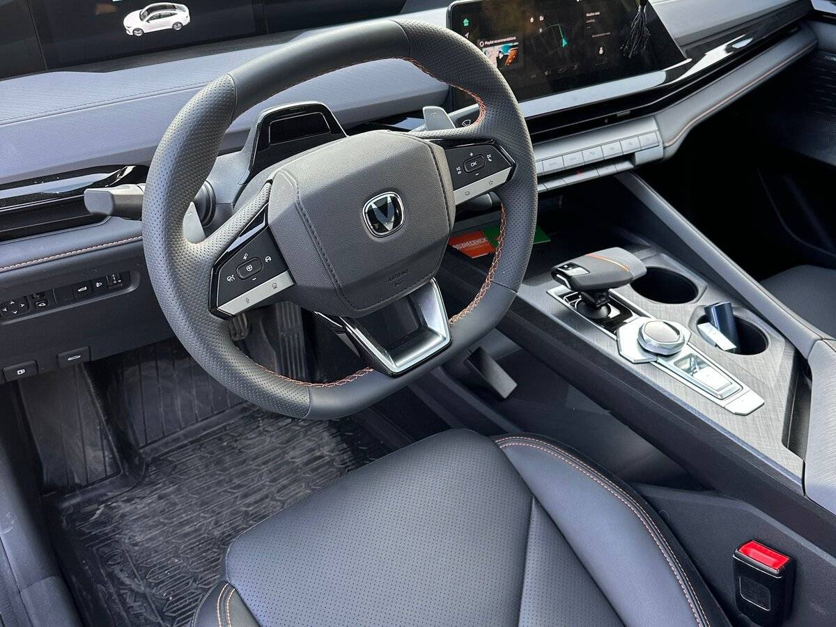 Changan UNI-V с пробегом — 2023 год. Фото: #6