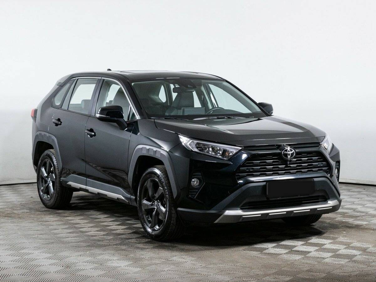 Toyota RAV4 с пробегом — 2023 год. Фото: #2