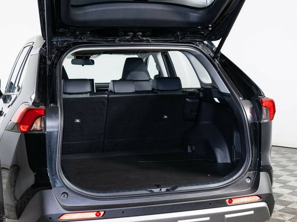 Toyota RAV4 с пробегом — 2023 год. Фото: #8