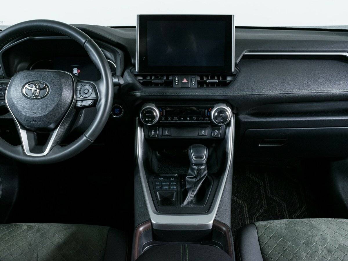 Toyota RAV4 с пробегом — 2023 год. Фото: #11