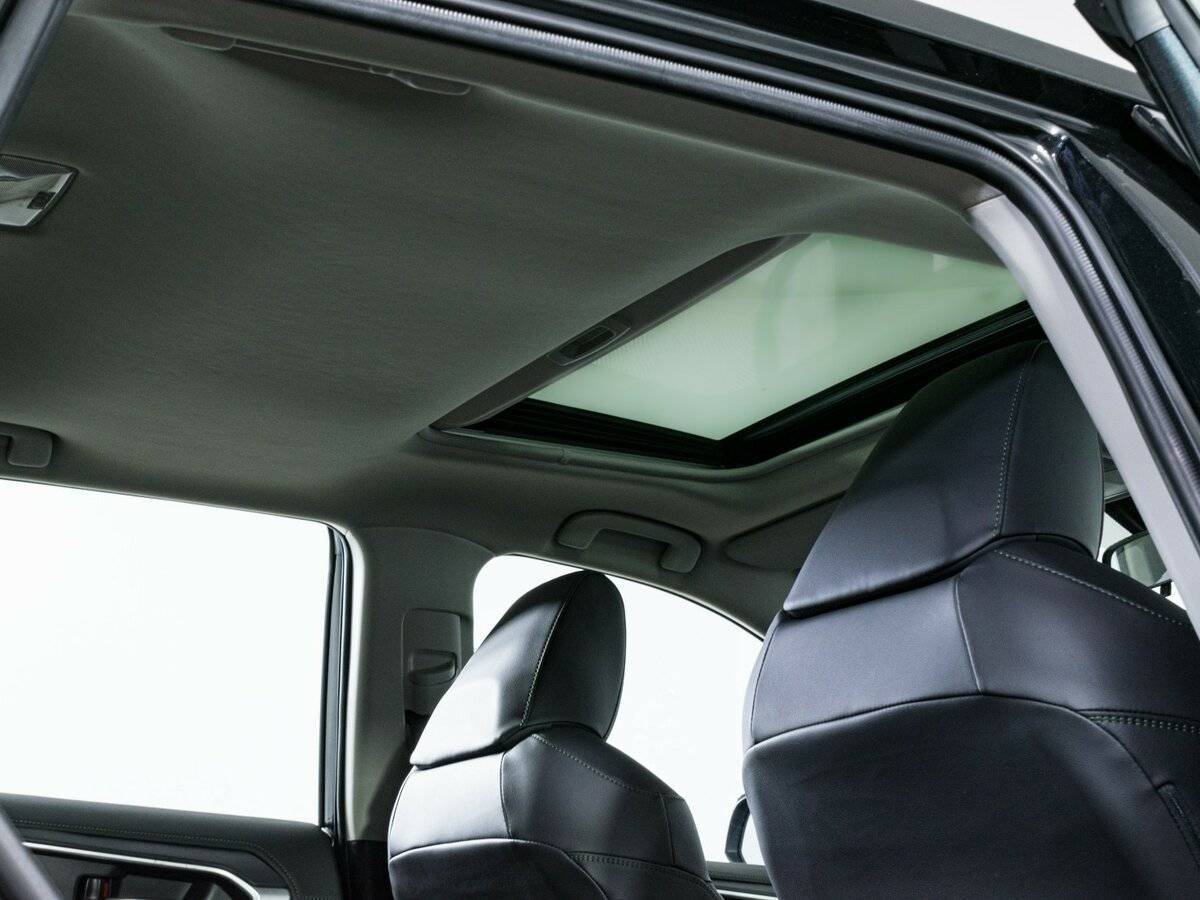 Toyota RAV4 с пробегом — 2023 год. Фото: #13