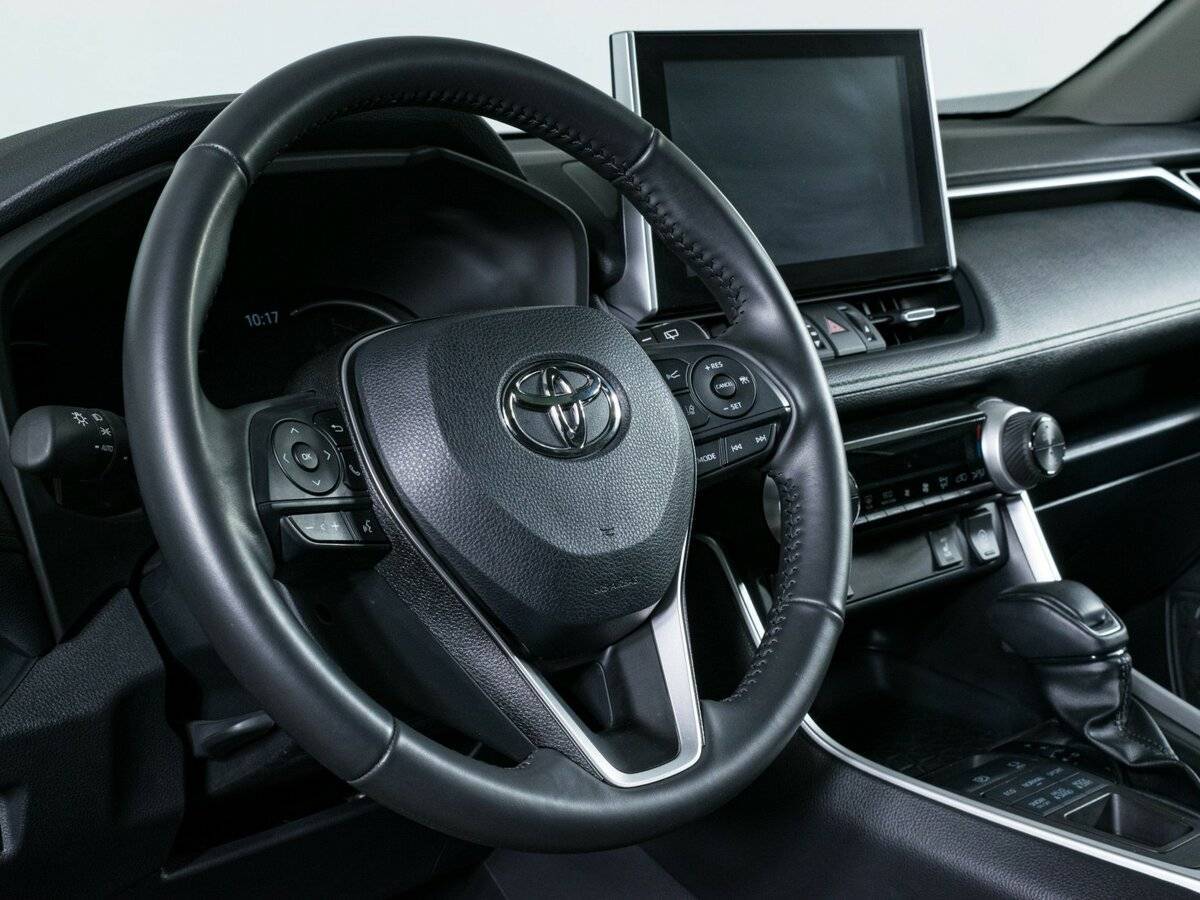 Toyota RAV4 с пробегом — 2023 год. Фото: #15