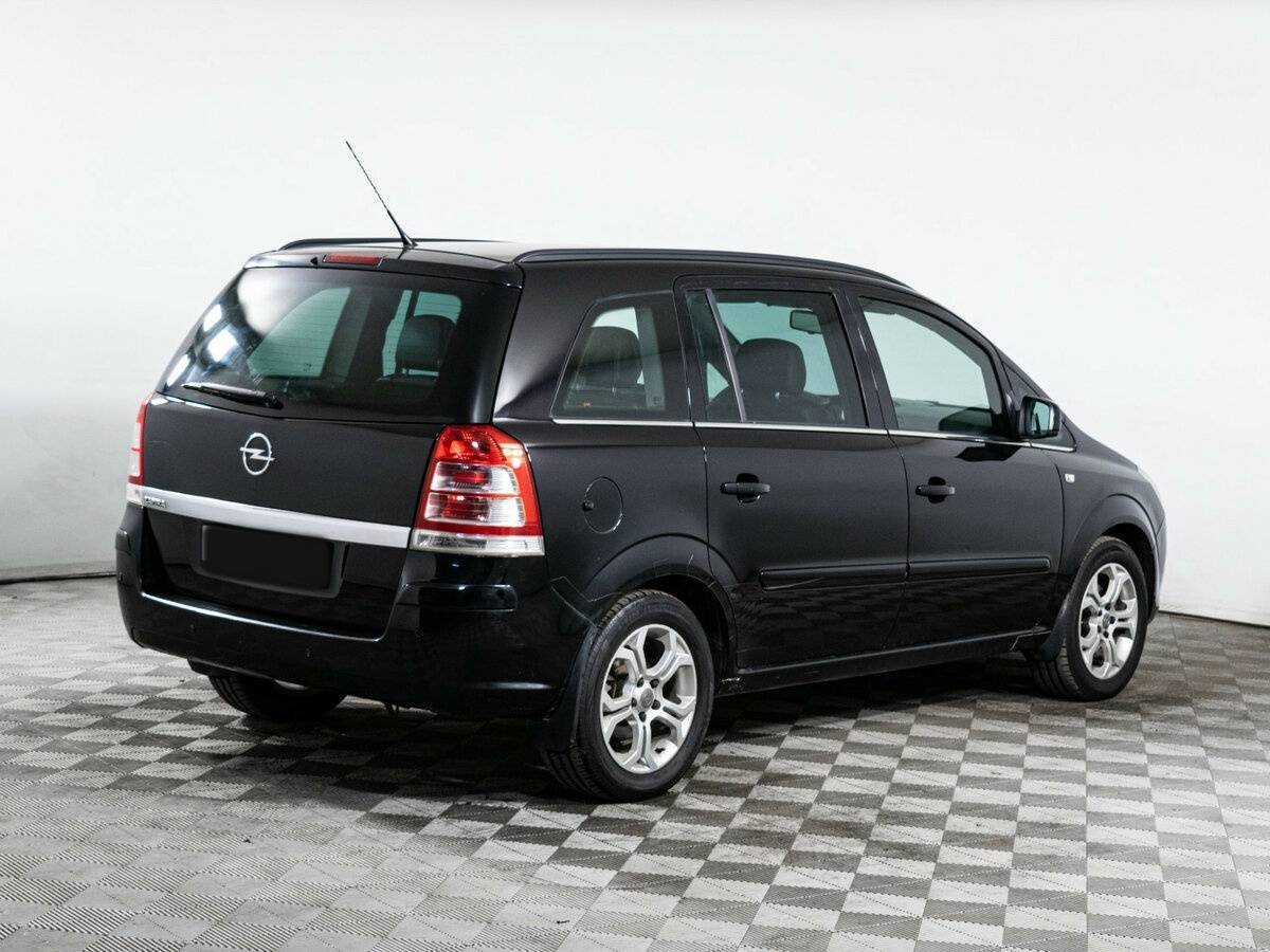 Opel Zafira с пробегом — 2010 год. Фото: #4