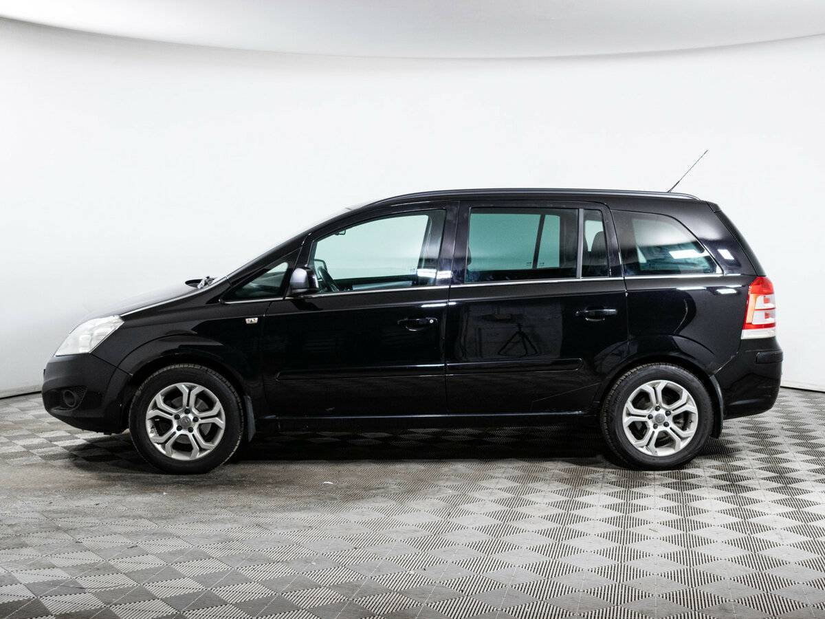 Opel Zafira с пробегом — 2010 год. Фото: #7