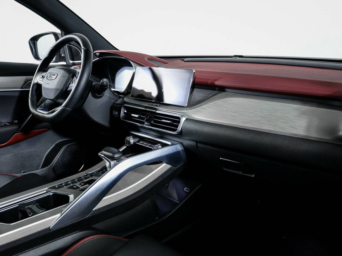 Geely Coolray с пробегом — 2023 год. Фото: #8