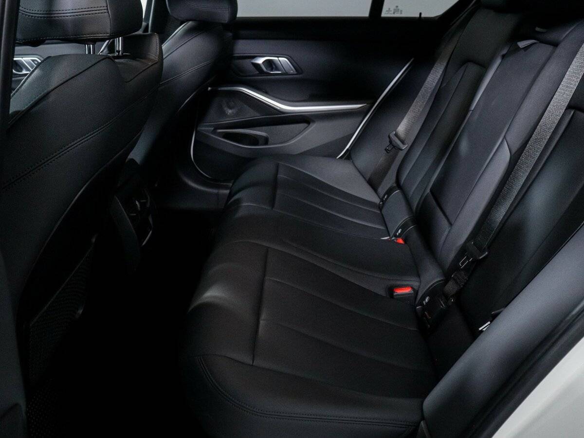 BMW 3 серии с пробегом — 2020 год. Фото: #9