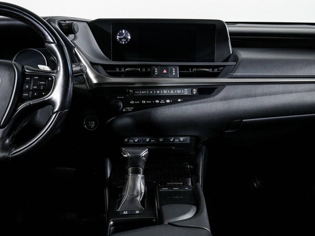 Lexus ES с пробегом — 2019 год. Фото: #12