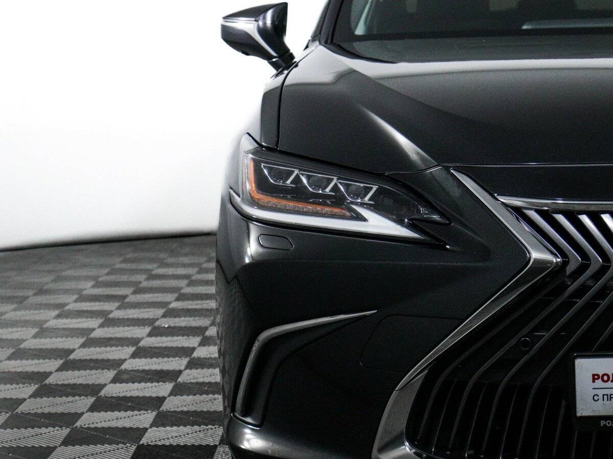 Lexus ES с пробегом — 2019 год. Фото: #17