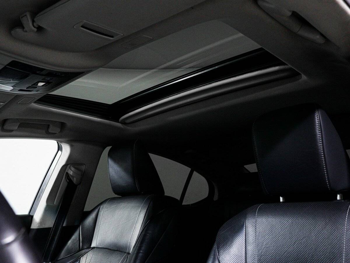 Lexus ES с пробегом — 2019 год. Фото: #18