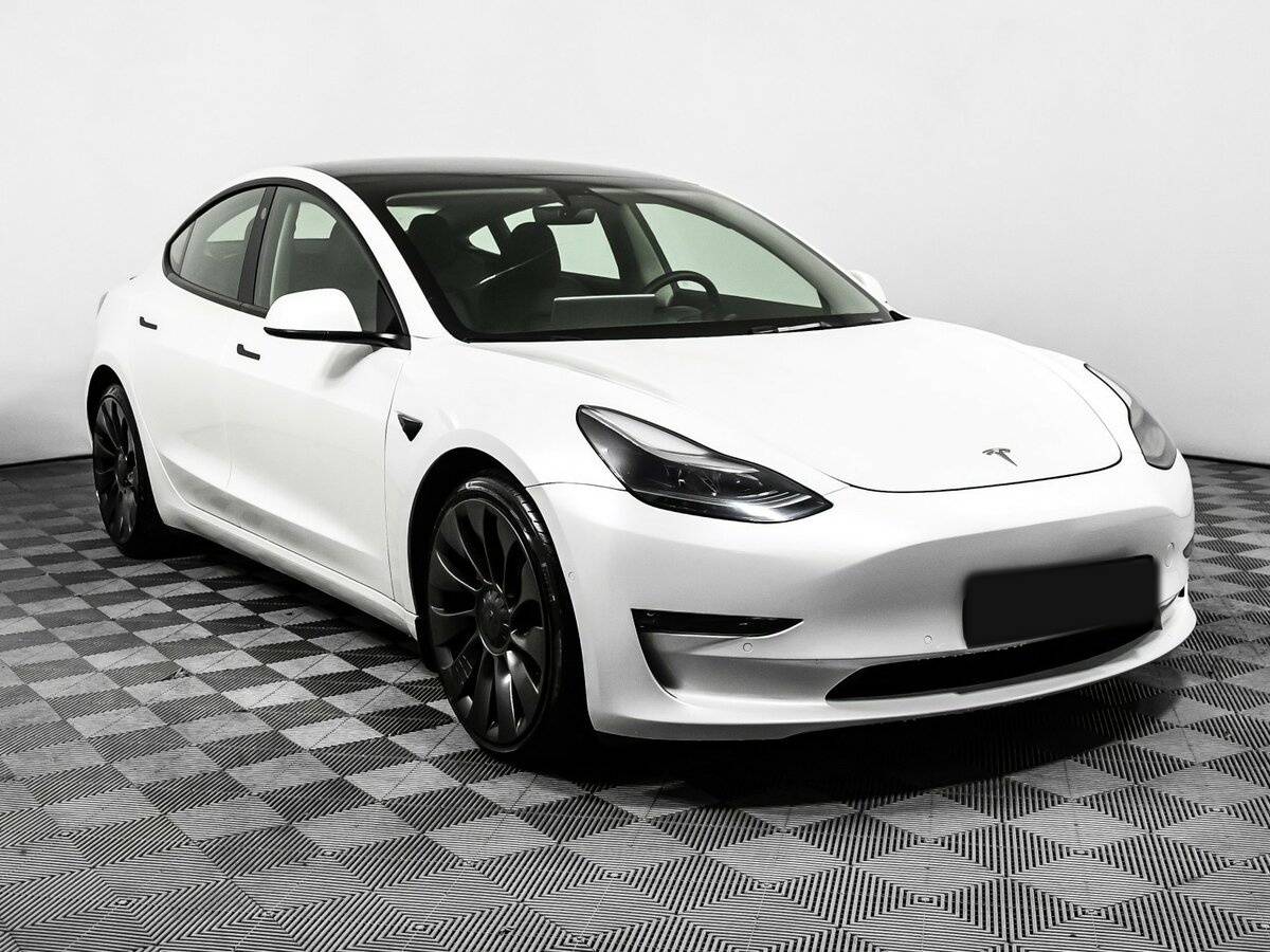 Tesla Model 3 с пробегом — 2021 год. Фото: #2