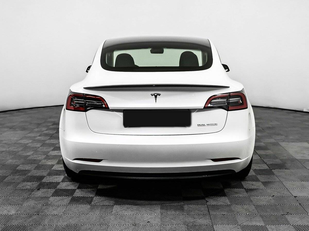 Tesla Model 3 с пробегом — 2021 год. Фото: #5