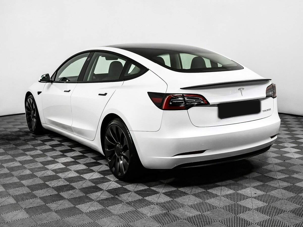 Tesla Model 3 с пробегом — 2021 год. Фото: #6