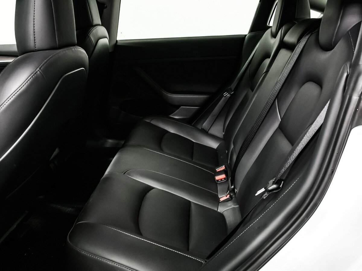 Tesla Model 3 с пробегом — 2021 год. Фото: #11