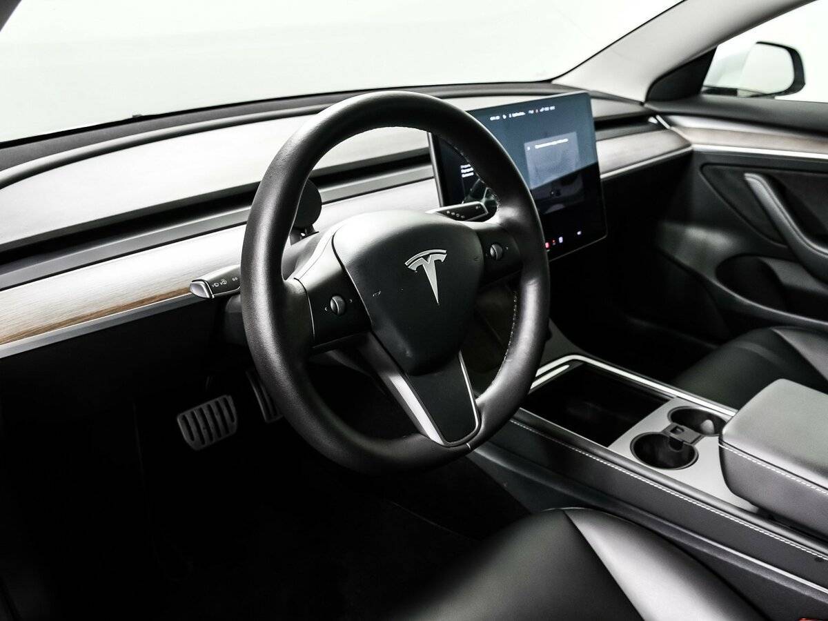 Tesla Model 3 с пробегом — 2021 год. Фото: #12