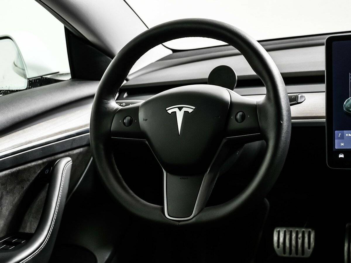 Tesla Model 3 с пробегом — 2021 год. Фото: #15