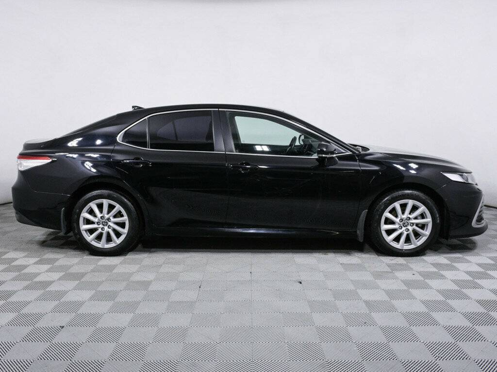 Toyota Camry с пробегом — 2021 год. Фото: #3