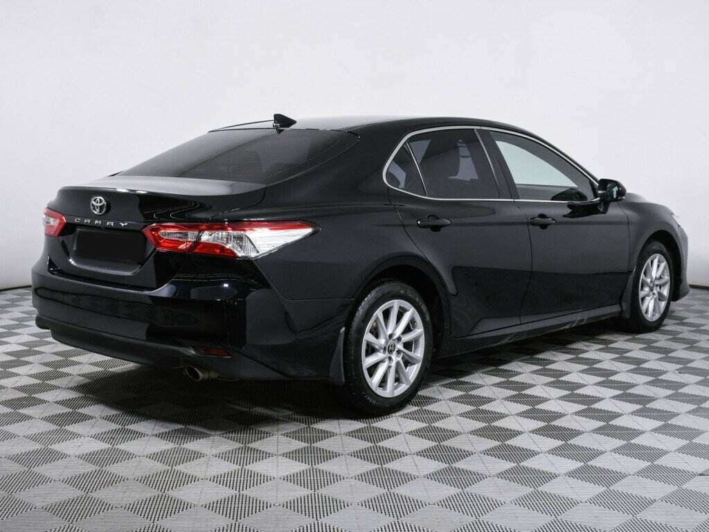 Toyota Camry с пробегом — 2021 год. Фото: #4