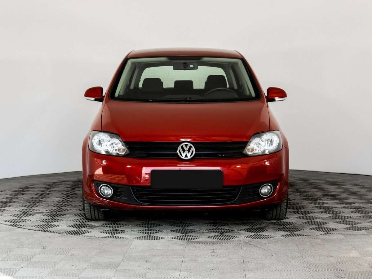 Volkswagen Golf Plus с пробегом — 2010 год. Фото: #1