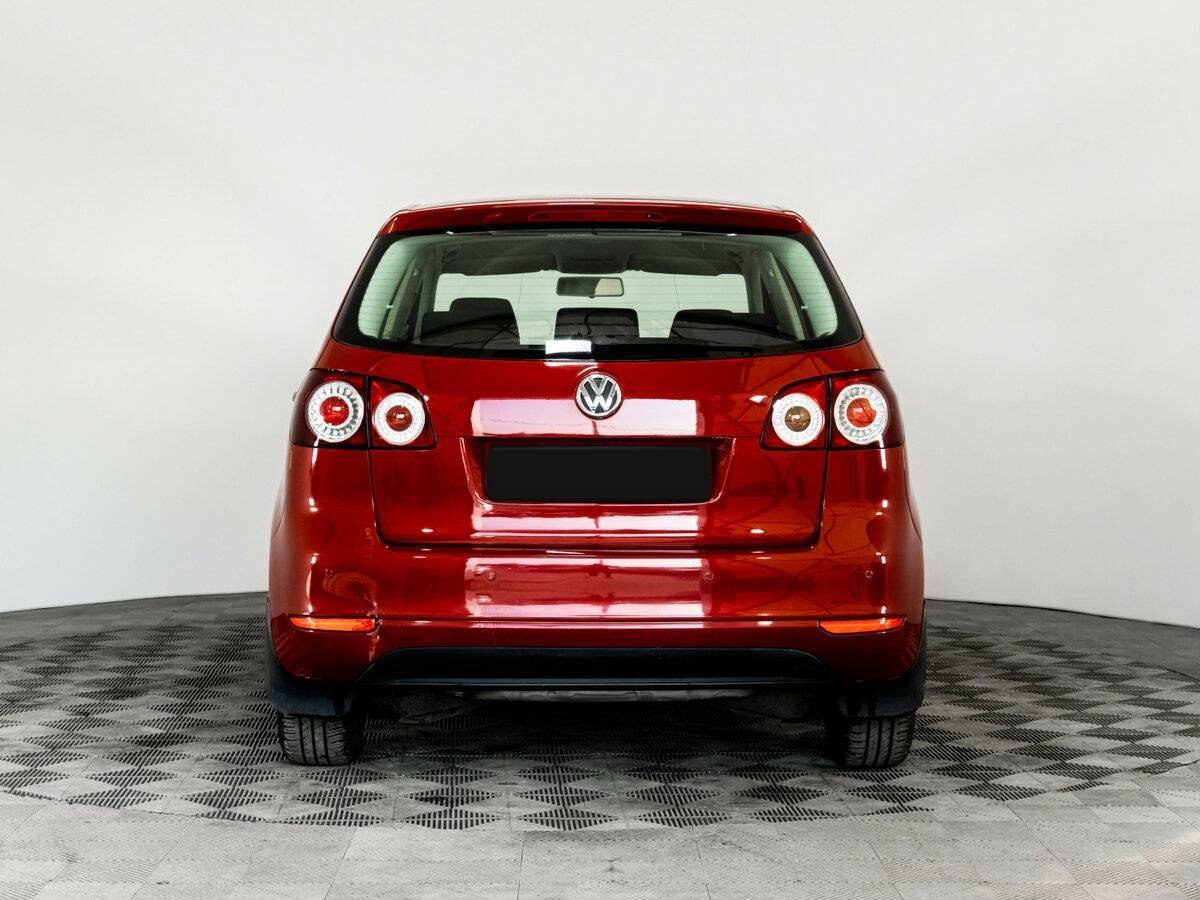 Volkswagen Golf Plus с пробегом — 2010 год. Фото: #4