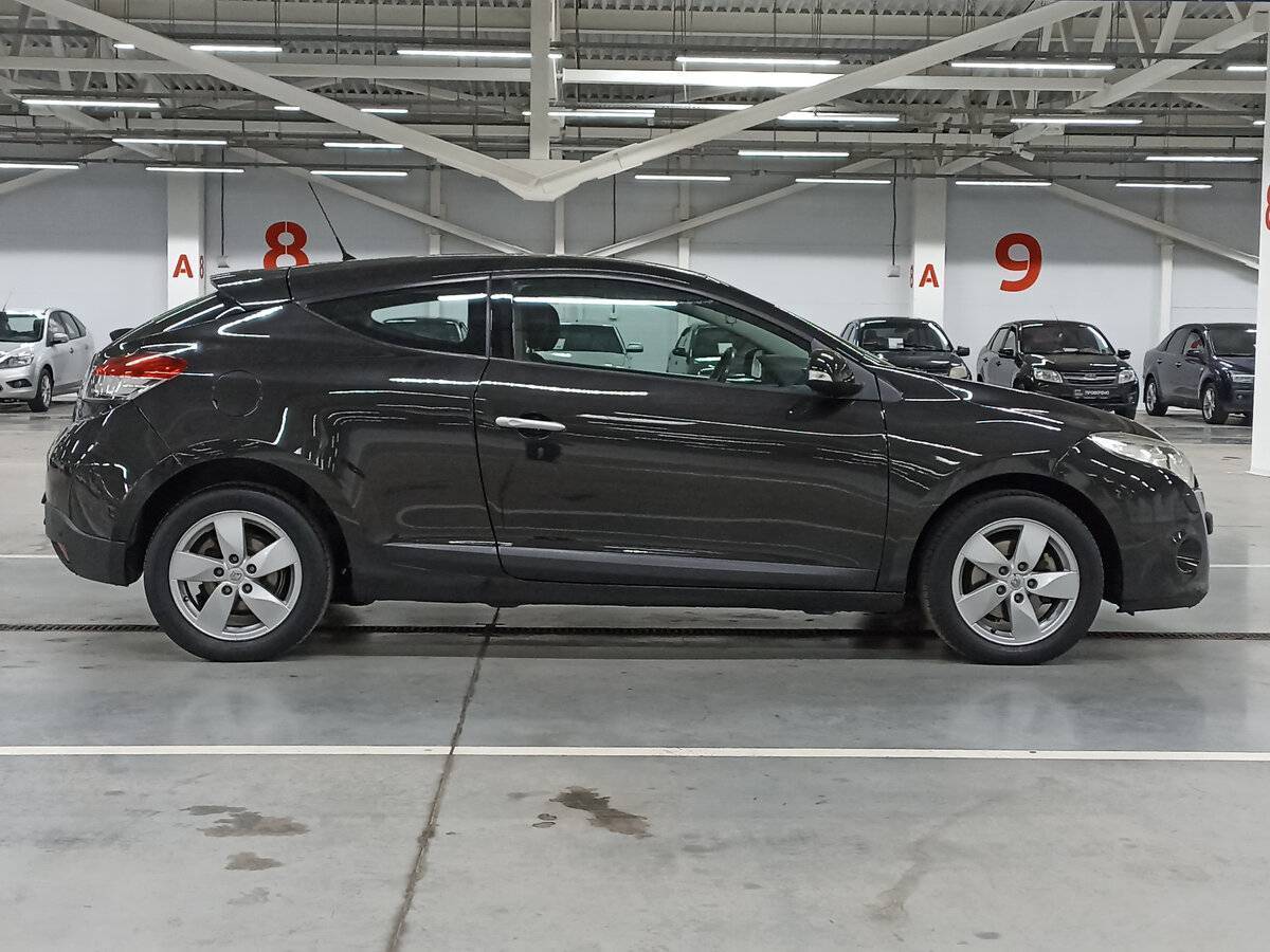 Renault Megane с пробегом — 2009 год. Фото: #3